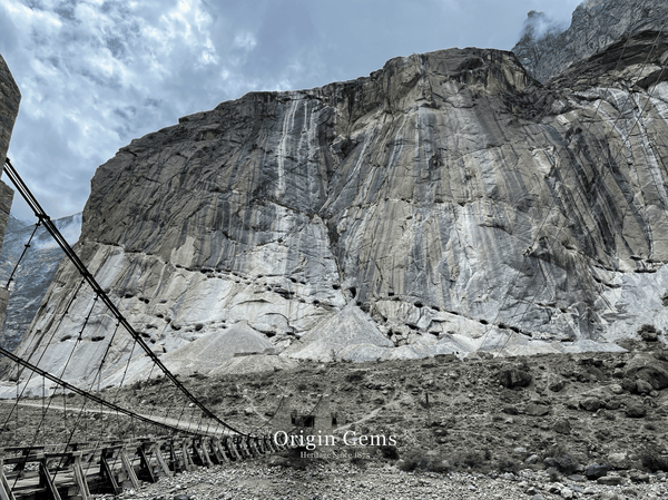 King of Kashmir or King of Shigar? A Case of Mislabelling in the Mineral World.