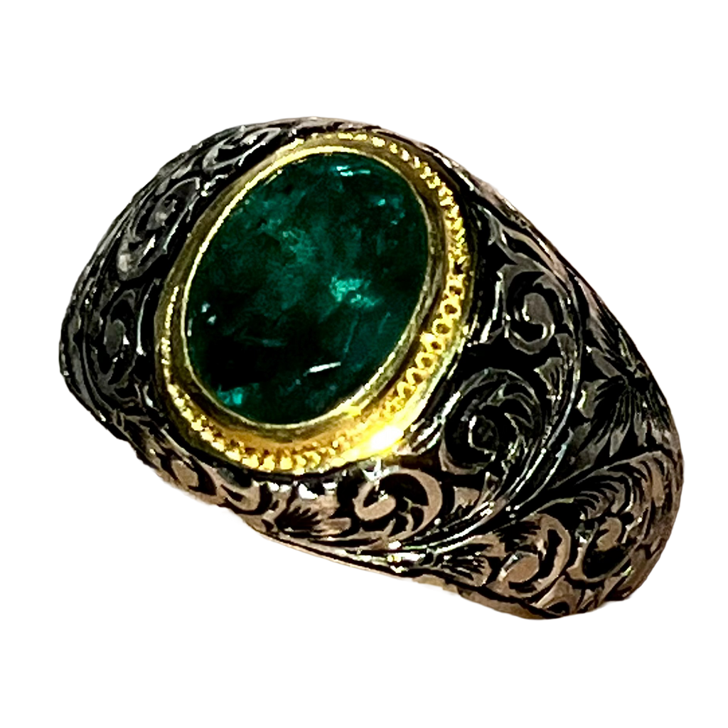 Handmade silver ring with Natural Swat mined emerald gemstone ring, Hand engraved pattern. 